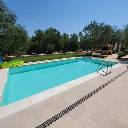 Camille Pool And Relax *