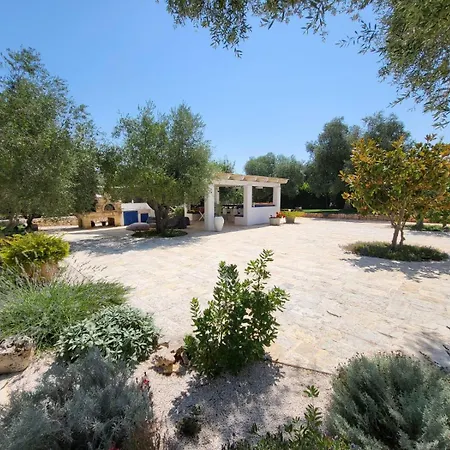 Camille Pool And Relax Villa Montalbano (Apulia)
